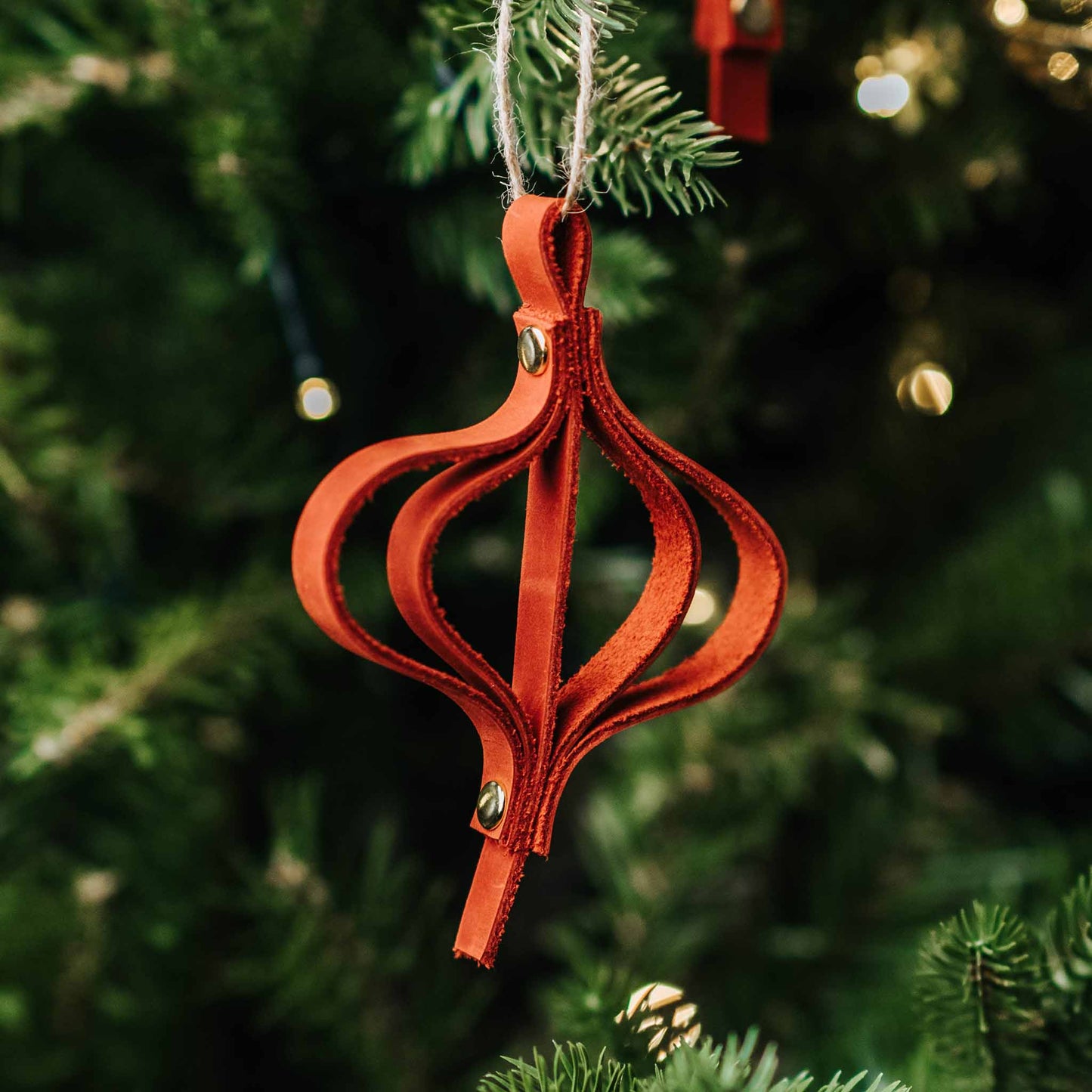 Nahkainen kuusenkoriste